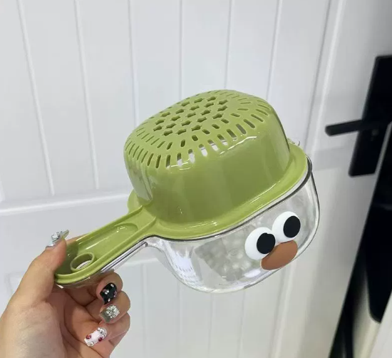 Cartoon Kitchen Pot with Strainer Lid – Cute & Functional