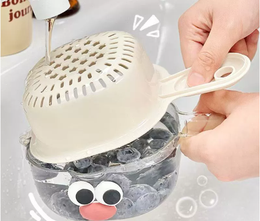Cartoon Kitchen Pot with Strainer Lid – Cute & Functional